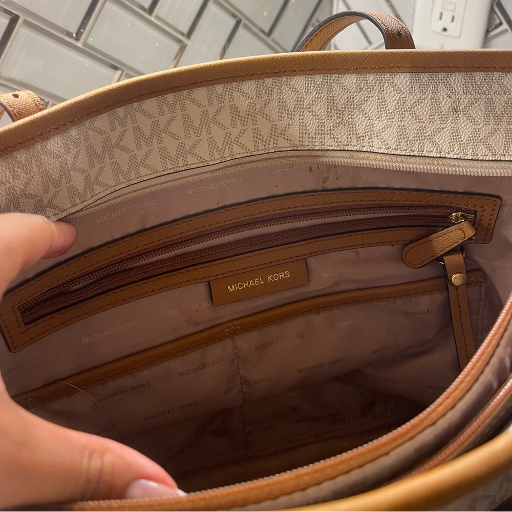 Michael Kors Large Logo Tote Jet Set Bag 🤍 - Picture 7 of 7